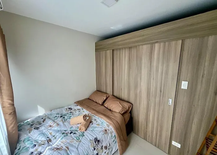 With Balcony, Tv Netflix Near Shaw Mrt Station Apartment *
