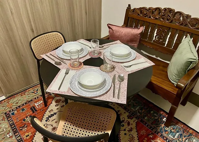 With Balcony, Tv Netflix Near Shaw Mrt Station
